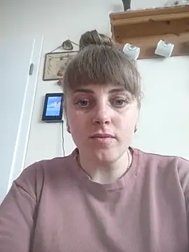 CoddessCrystal online show from April 10, 2026, 7:59 am