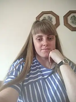 CoddessCrystal online show from June 6, 2026, 2:22 pm