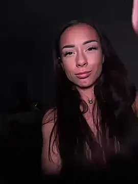 cara mella online show from December 8, 2024, 8:04 pm