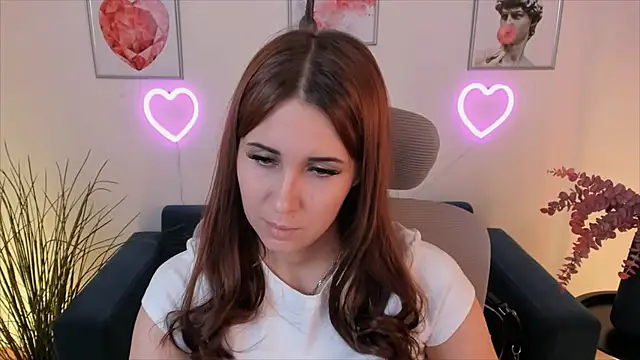 NellieMccaffrey online show from December 21, 2024, 1:15 am