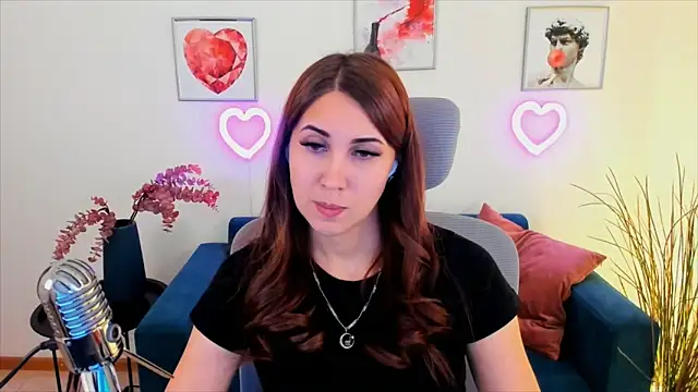 NellieMccaffrey online show from January 26, 2025, 7:31 pm