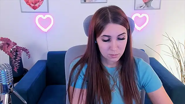 NellieMccaffrey online show from January 12, 2025, 10:56 am