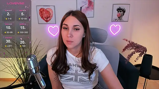 NellieMccaffrey online show from December 21, 2024, 7:56 am