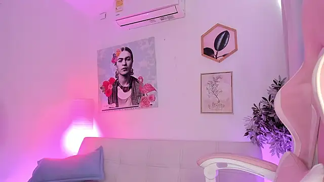 Snapshot of aleja_rythm chatting on March 16, 2025, 9:37 pm aleja rythm online show from March 16, 2025, 9:37 pm