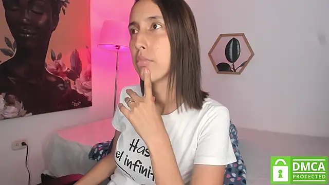 Snapshot of aleja_rythm chatting on October 28, 2025, 7:13 pm aleja rythm online show from October 28, 2025, 7:13 pm