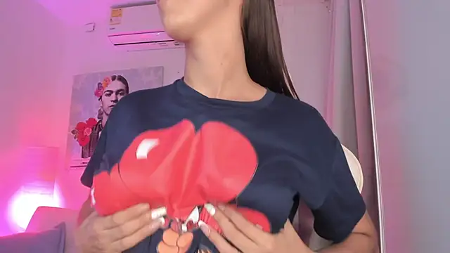 Snapshot of aleja_rythm chatting on March 17, 2025, 12:42 am aleja rythm online show from March 17, 2025, 12:42 am