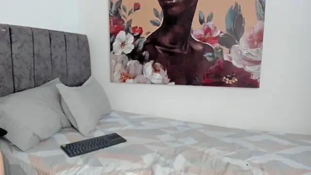 Snapshot of aleja_rythm chatting on September 11, 2025, 7:14 pm aleja rythm online show from September 11, 2025, 7:14 pm