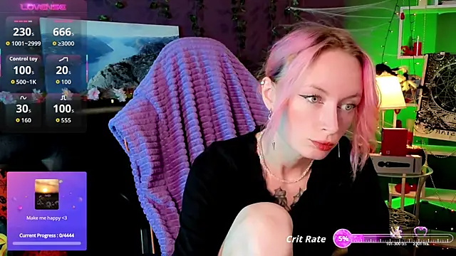  HelenCarter online show from November 3, 2025, 8:45 pm