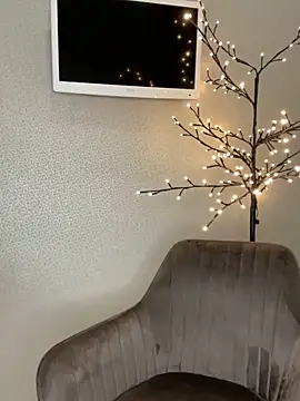 Polli Kiss online show from March 28, 2026, 7:48 pm