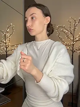 Snapshot of Polli_Kiss chatting on February 18, 2026, 4:25 pm Polli Kiss online show from February 18, 2026, 4:25 pm