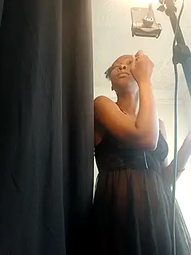 C0ffeecoolatte online show from April 16, 2026, 6:52 pm