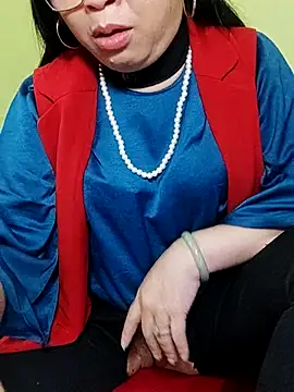 Snapshot of Hangem111 chatting on February 4, 2026, 7:09 pm Hangem111 online show from February 4, 2026, 7:09 pm