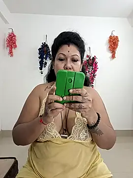 YOUR LOVELY-40 online show from September 11, 2025, 3:01 pm