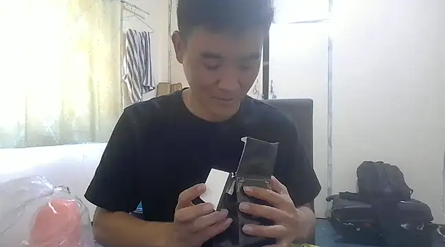 Snapshot of kisstoyousoon2024 chatting on December 3, 2024, 7:27 am kisstoyousoon2024 online show from December 3, 2024, 7:27 am