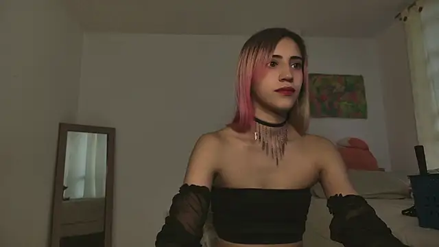 linnie  online show from March 8, 2025, 11:07 pm