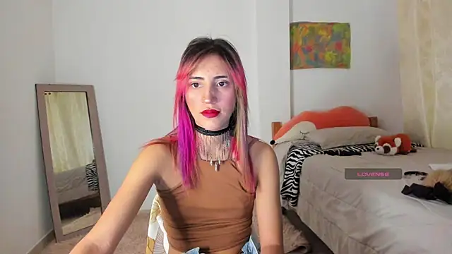 linnie  online show from January 28, 2025, 12:47 am