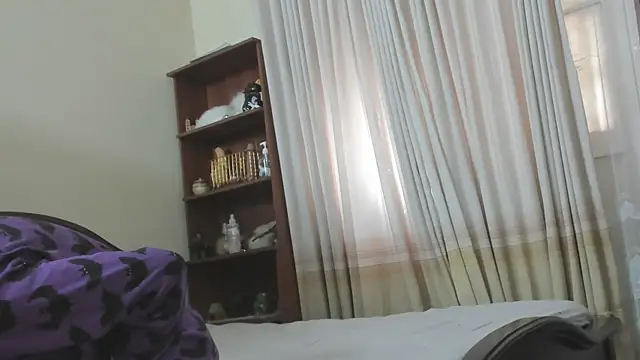 Snapshot of linnie_ chatting on March 31, 2026, 7:05 pm linnie online show from March 31, 2026, 7:05 pm