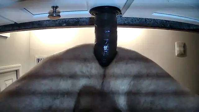Snapshot of lou63ponce chatting on March 31, 2026, 4:53 pm lou63ponce online show from March 31, 2026, 4:53 pm