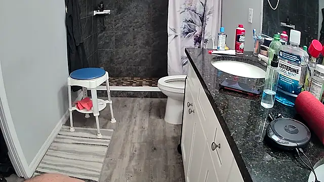 lou63ponce online show from October 2, 2025, 5:49 pm