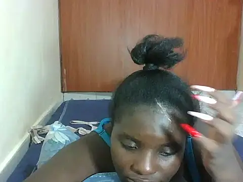 hotebbbyy online show from March 18, 2026, 5:03 pm