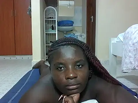 hotebbbyy online show from February 15, 2026, 7:02 pm