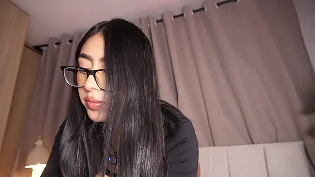 Sara albrecht online show from March 4, 2026, 3:36 am