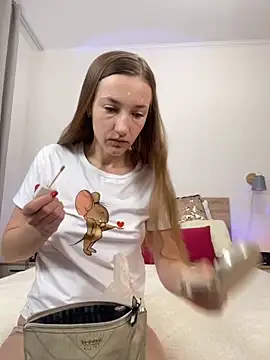 KateRedgar online show from October 30, 2025, 2:14 pm