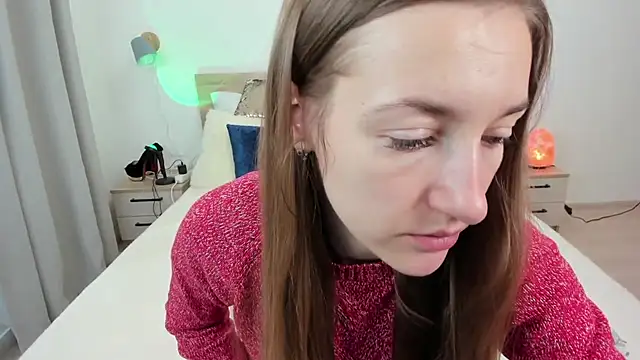 KateRedgar online show from October 31, 2025, 12:35 pm