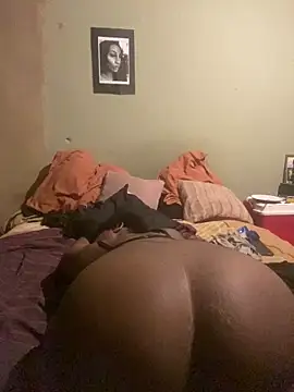 Moorella1 online show from December 18, 2025, 8:34 pm