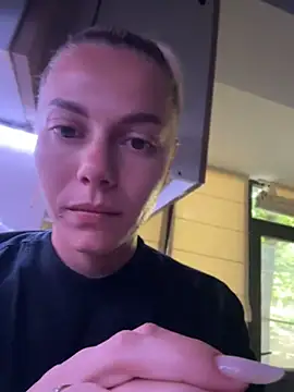 tanyagrey online show from June 17, 2026, 6:02 am