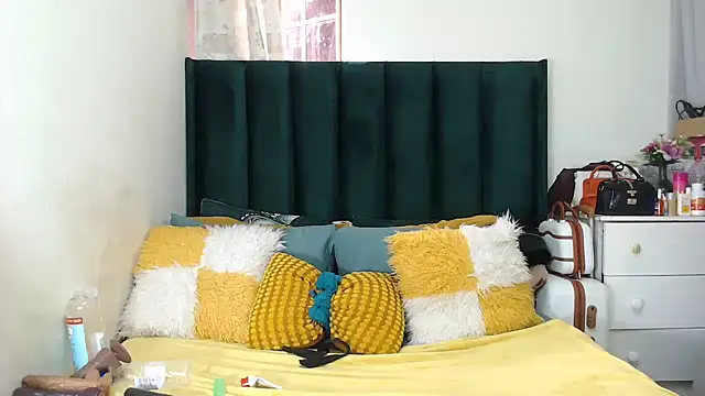 Snapshot of GaggingQueenxx chatting on February 24, 2026, 10:16 am GaggingQueenxx online show from February 24, 2026, 10:16 am