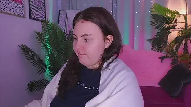 Mia  Peach online show from March 13, 2025, 4:49 am