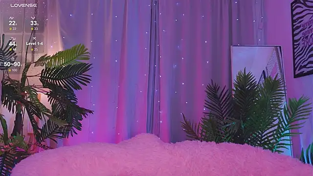 Mia  Peach online show from March 10, 2025, 4:49 am