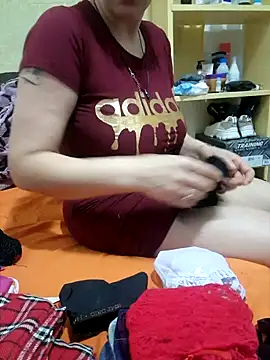 Snapshot of lamorbosa37 chatting on February 13, 2025, 10:43 pm lamorbosa37 online show from February 13, 2025, 10:43 pm