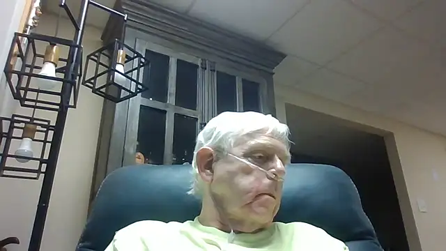 Snapshot of bootlegmanz chatting on July 3, 2026, 6:36 pm bootlegmanz online show from July 3, 2026, 6:36 pm