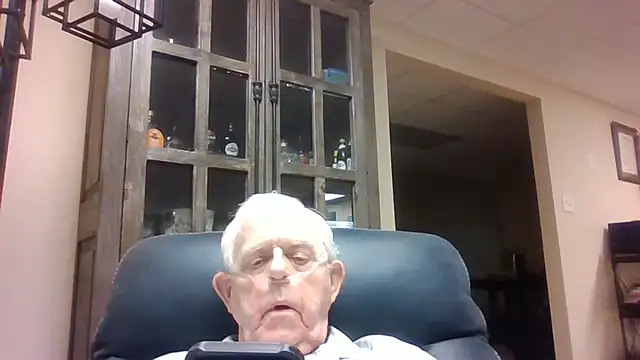 Snapshot of bootlegmanz chatting on June 30, 2026, 7:14 pm bootlegmanz online show from June 30, 2026, 7:14 pm
