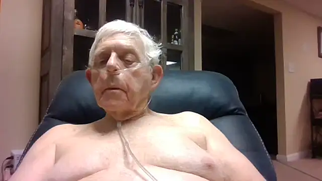 Snapshot of bootlegmanz chatting on July 11, 2026, 12:33 am bootlegmanz online show from July 11, 2026, 12:33 am