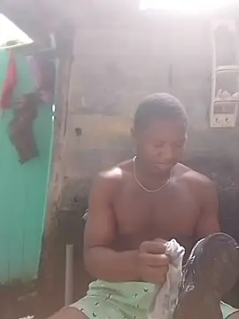 Algenis1232 online show from April 5, 2026, 5:19 pm