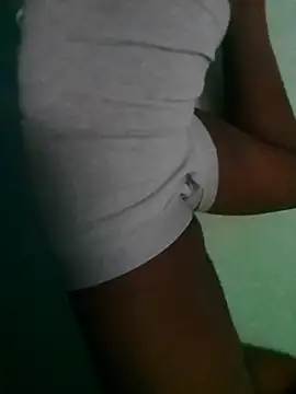 Algenis1232 online show from April 22, 2026, 4:14 pm