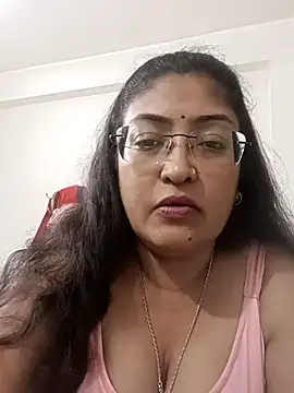Snapshot of LAVERNIYA_ chatting on September 28, 2025, 3:08 pm LAVERNIYA  online show from September 28, 2025, 3:08 pm