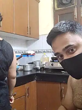 Snapshot of IND_COUPLE1 chatting on February 25, 2025, 2:48 pm IND COUPLE1 online show from February 25, 2025, 2:48 pm