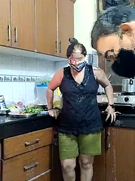 Snapshot of IND_COUPLE1 chatting on February 9, 2025, 12:41 pm IND COUPLE1 online show from February 9, 2025, 12:41 pm