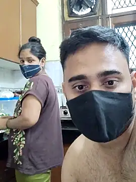 Snapshot of IND_COUPLE1 chatting on February 22, 2025, 8:40 am IND COUPLE1 online show from February 22, 2025, 8:40 am