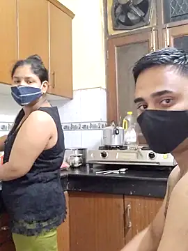 Snapshot of IND_COUPLE1 chatting on February 19, 2025, 1:50 pm IND COUPLE1 online show from February 19, 2025, 1:50 pm