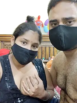 Snapshot of IND_COUPLE1 chatting on March 3, 2025, 5:41 pm IND COUPLE1 online show from March 3, 2025, 5:41 pm