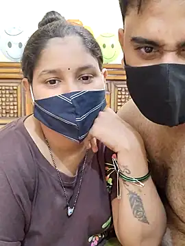 Snapshot of IND_COUPLE1 chatting on February 15, 2025, 8:34 pm IND COUPLE1 online show from February 15, 2025, 8:34 pm