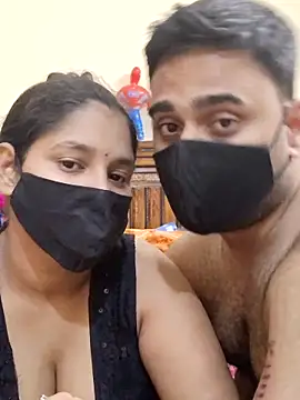 Snapshot of IND_COUPLE1 chatting on March 5, 2025, 3:29 pm IND COUPLE1 online show from March 5, 2025, 3:29 pm