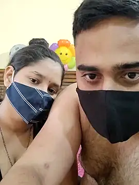 Snapshot of IND_COUPLE1 chatting on February 20, 2025, 5:44 am IND COUPLE1 online show from February 20, 2025, 5:44 am