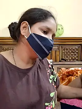 Snapshot of IND_COUPLE1 chatting on February 16, 2025, 6:10 pm IND COUPLE1 online show from February 16, 2025, 6:10 pm