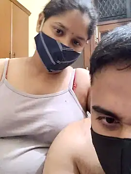 Snapshot of IND_COUPLE1 chatting on February 26, 2025, 10:04 pm IND COUPLE1 online show from February 26, 2025, 10:04 pm